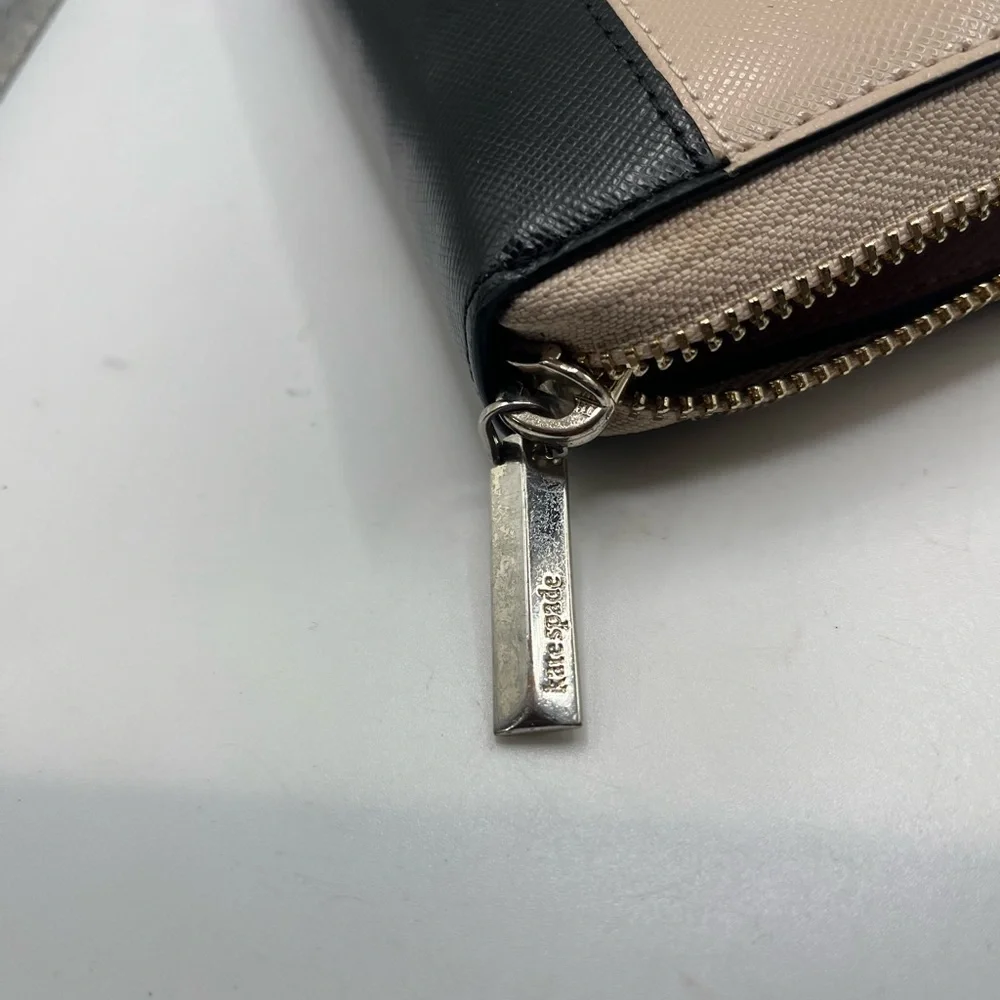 Kate Spade light pink wallet - Picture 8 of 11